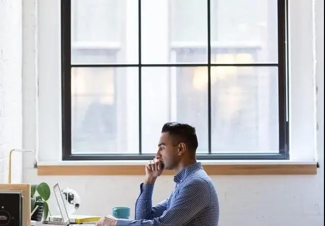 极希社谈文案 / 设计 / 剪辑外，这 4 个冷门技能线上接单更赚钱：时薪 50 + 不内卷插图